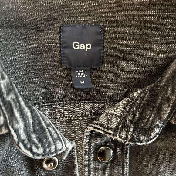 GAP Denim Button-Up Shirt - Picture 2 of 3